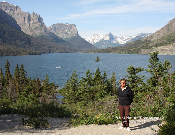 Bette with Marys Lake and Wild Goose Island 1103